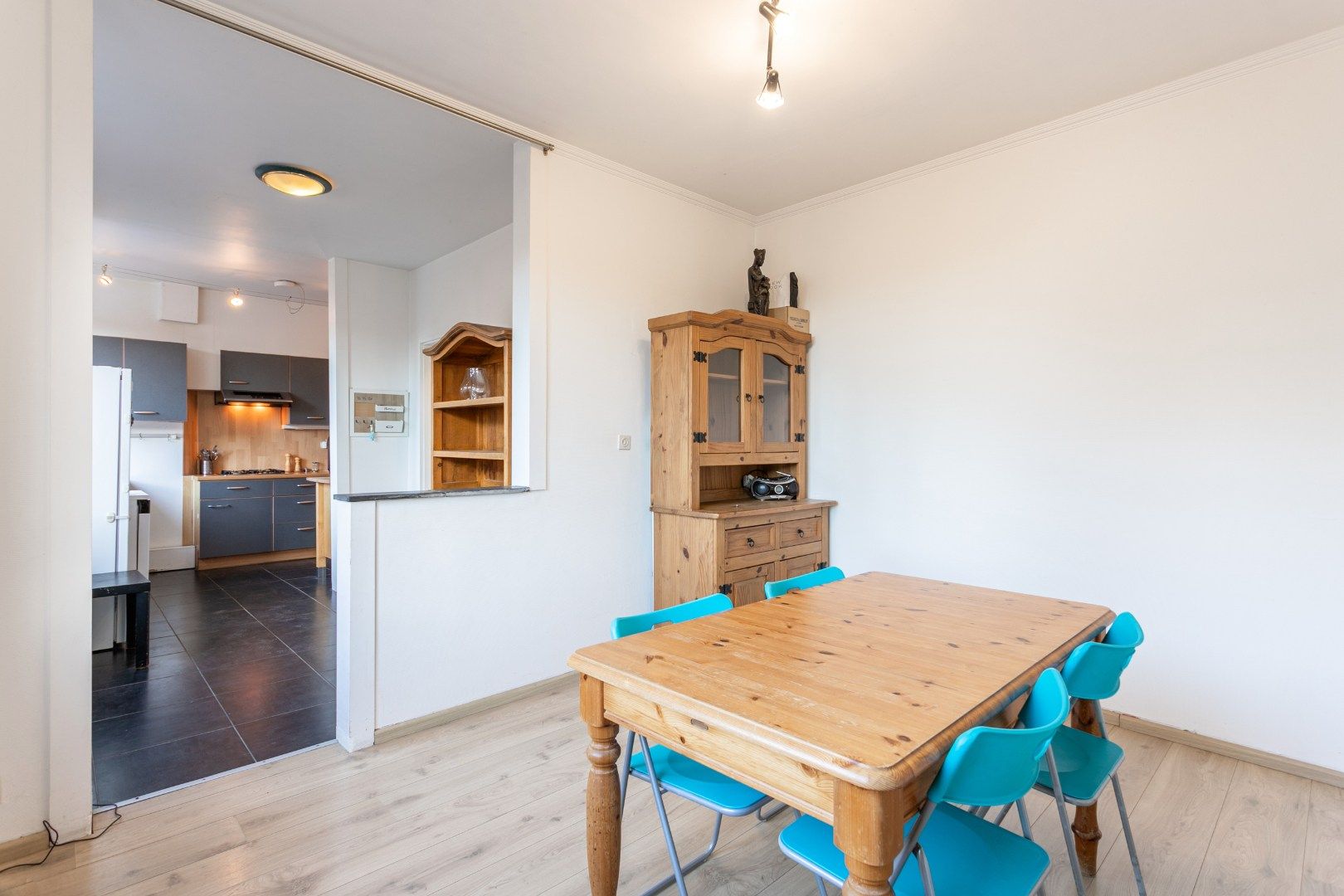 App 200m² met 3 slpks, terras en autostaanplaats te Halle foto 11