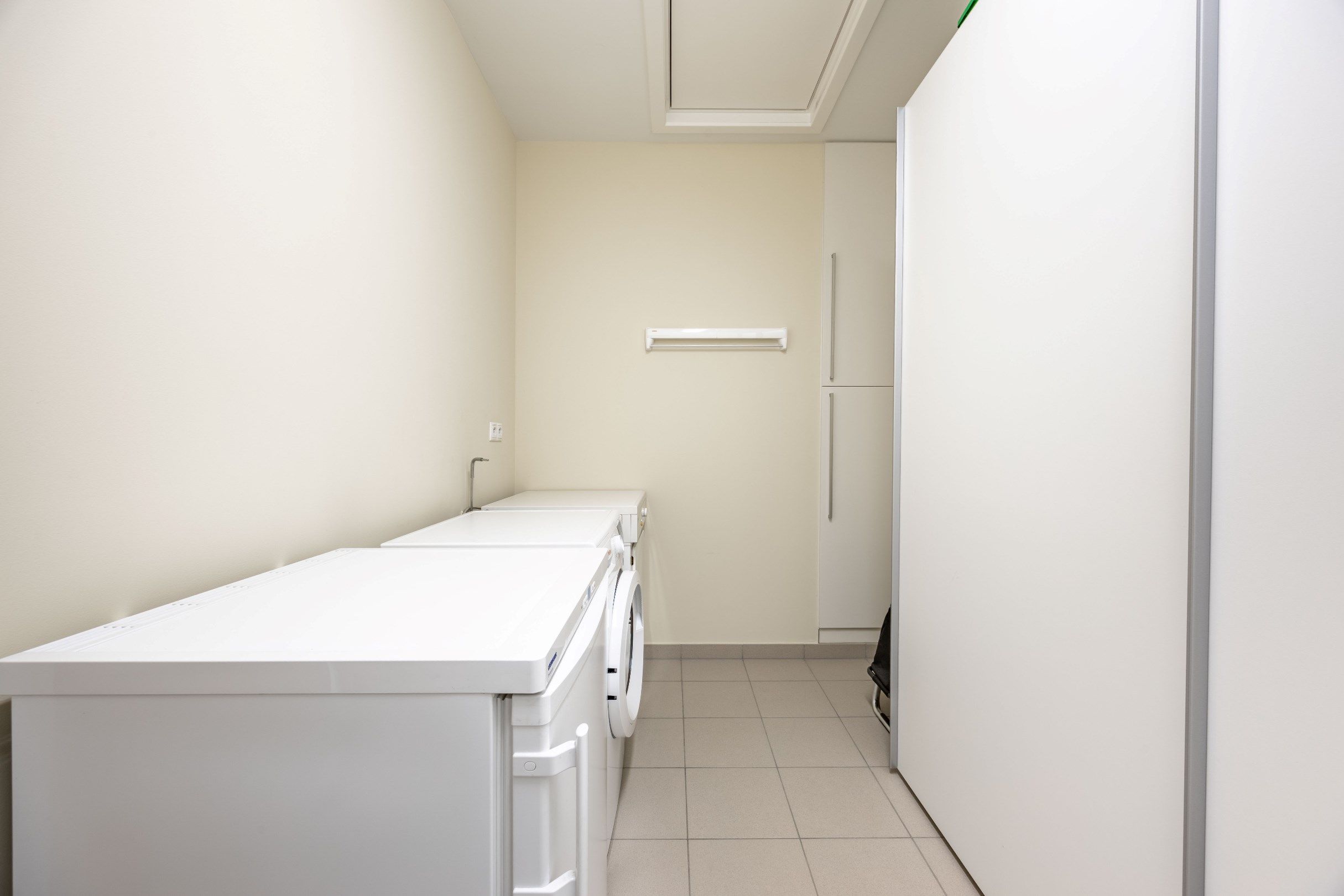 RECENTE LAAGBOUWVILLA IN RUSTIGE BUURT foto 13