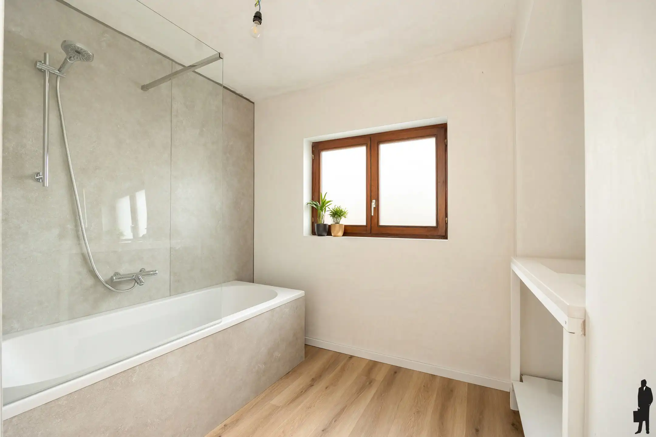 Instapklare woning met zonnige tuin en garage  foto 11