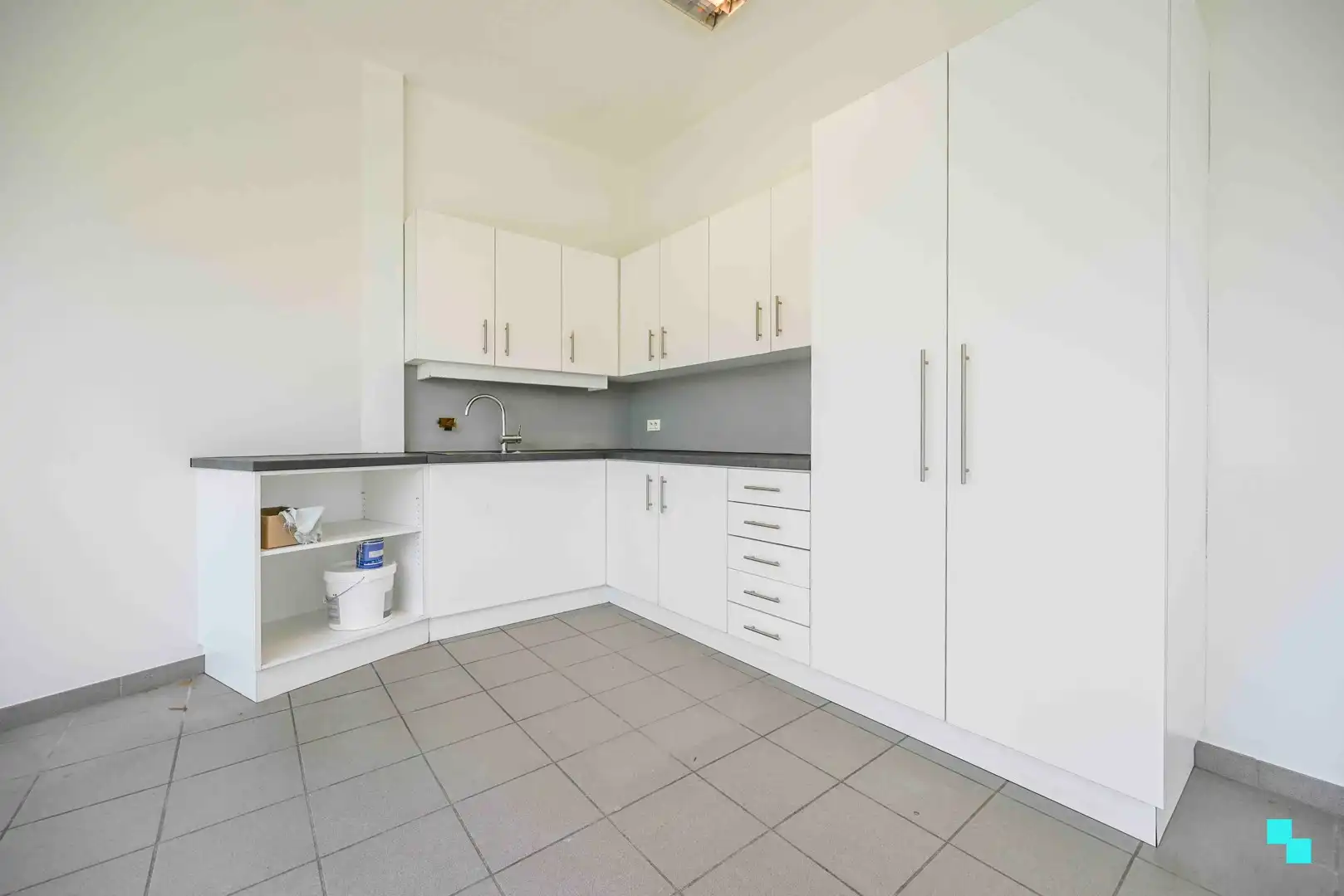 Handelsruimte op toplocatie in Oostrozebeke foto 10