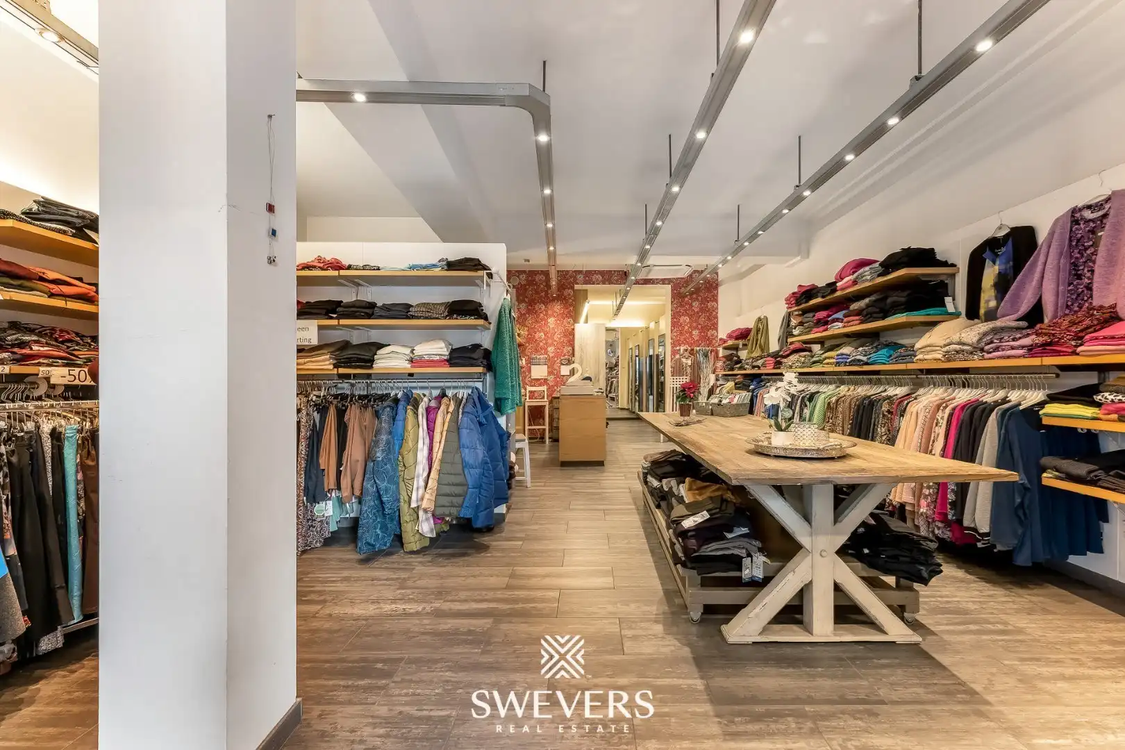 Commerciële topligging aan Sint-Martenplein in Sint-Truiden foto 4