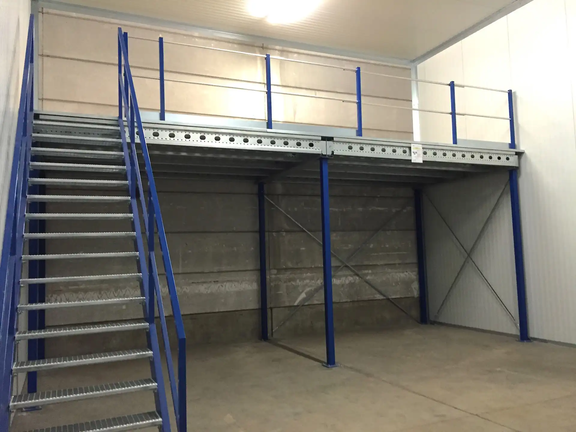 Te Huur 3 Magazijnunits te Schoten (100 m² / 340 m²) foto 4