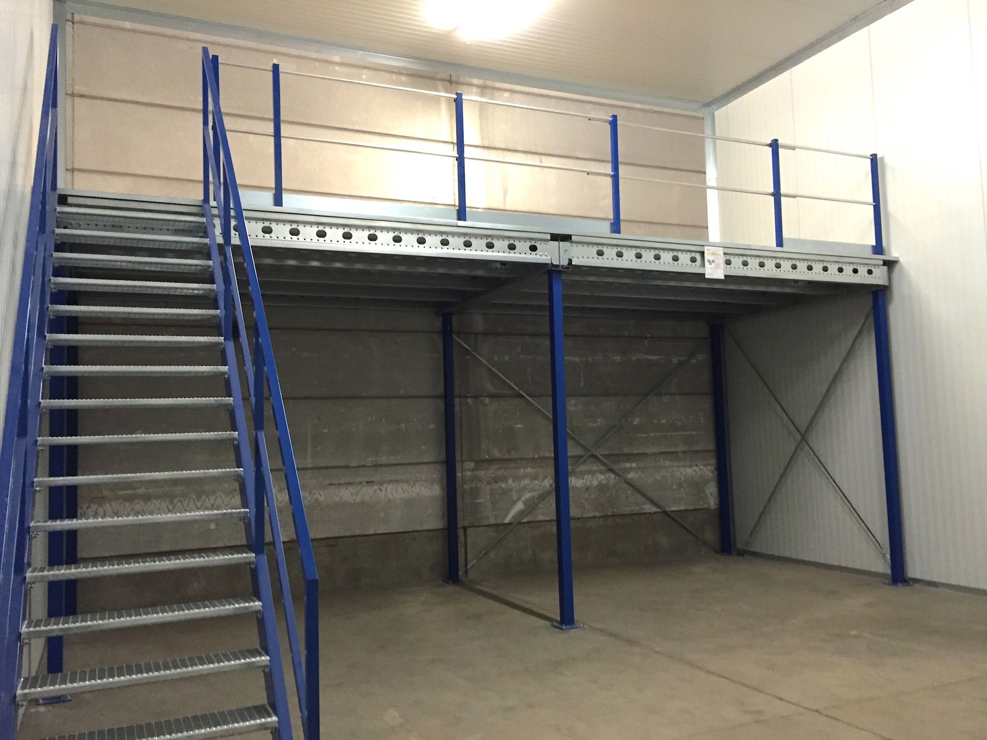 Te Huur 3 Magazijnunits te Schoten foto 4