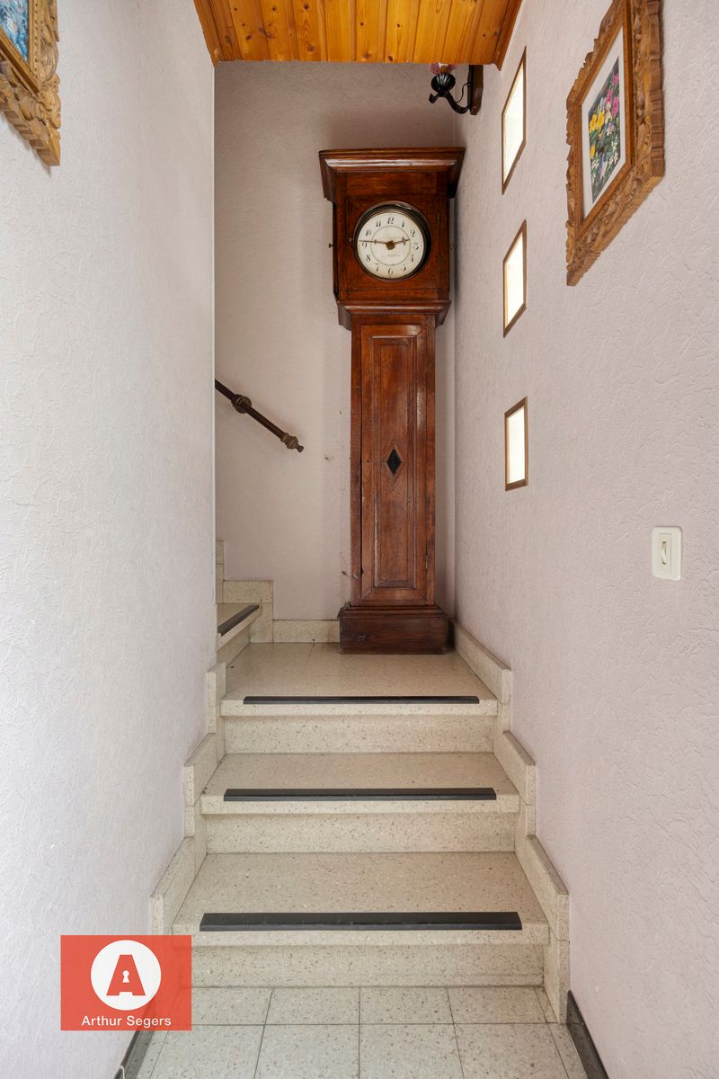 Op te frissen woning in rustige wijk met garage foto 13