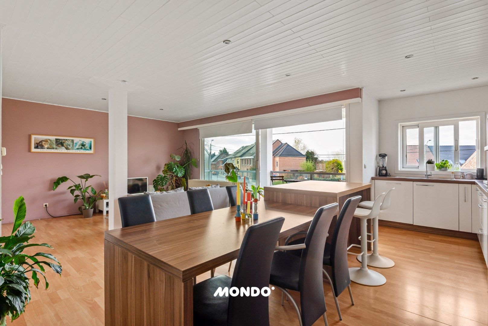 Instapklaar appartement met autostaanplaats  foto 2