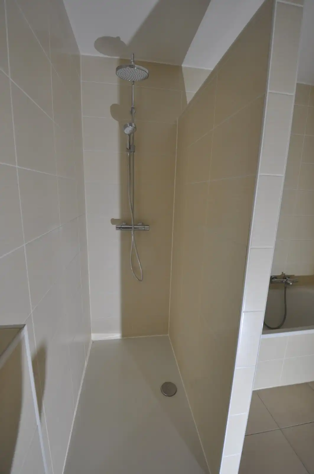 Instapklaar recent appartement met terras op een  centrale ligging foto 11