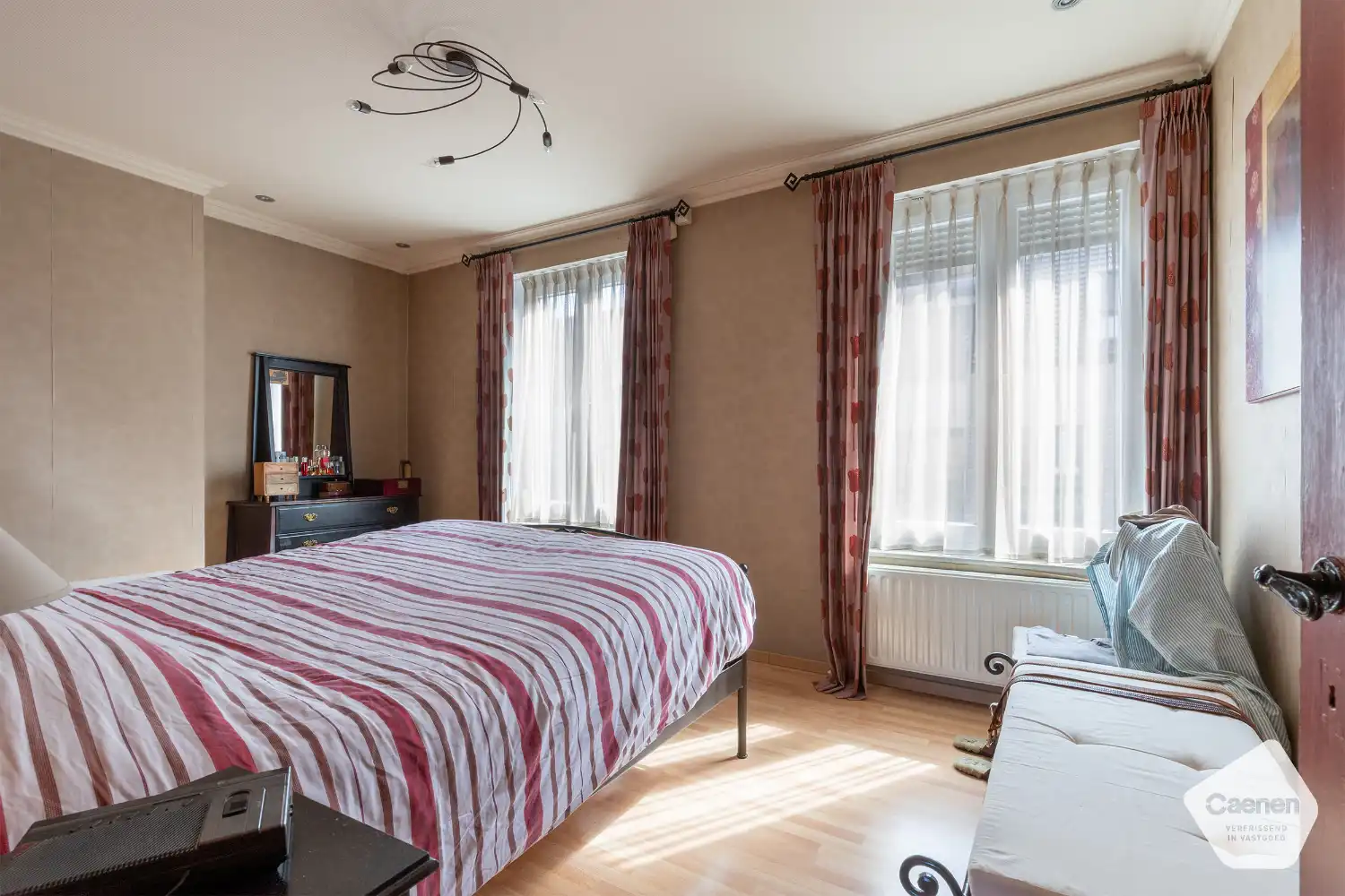 Veelzijdig handelspand met woonst en met tal van mogelijkheden momenteel ingericht als bakkerij foto 21