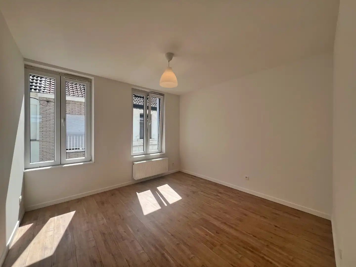Gerenoveerde woning met 3 slaapkamers, tuin en garage foto 8