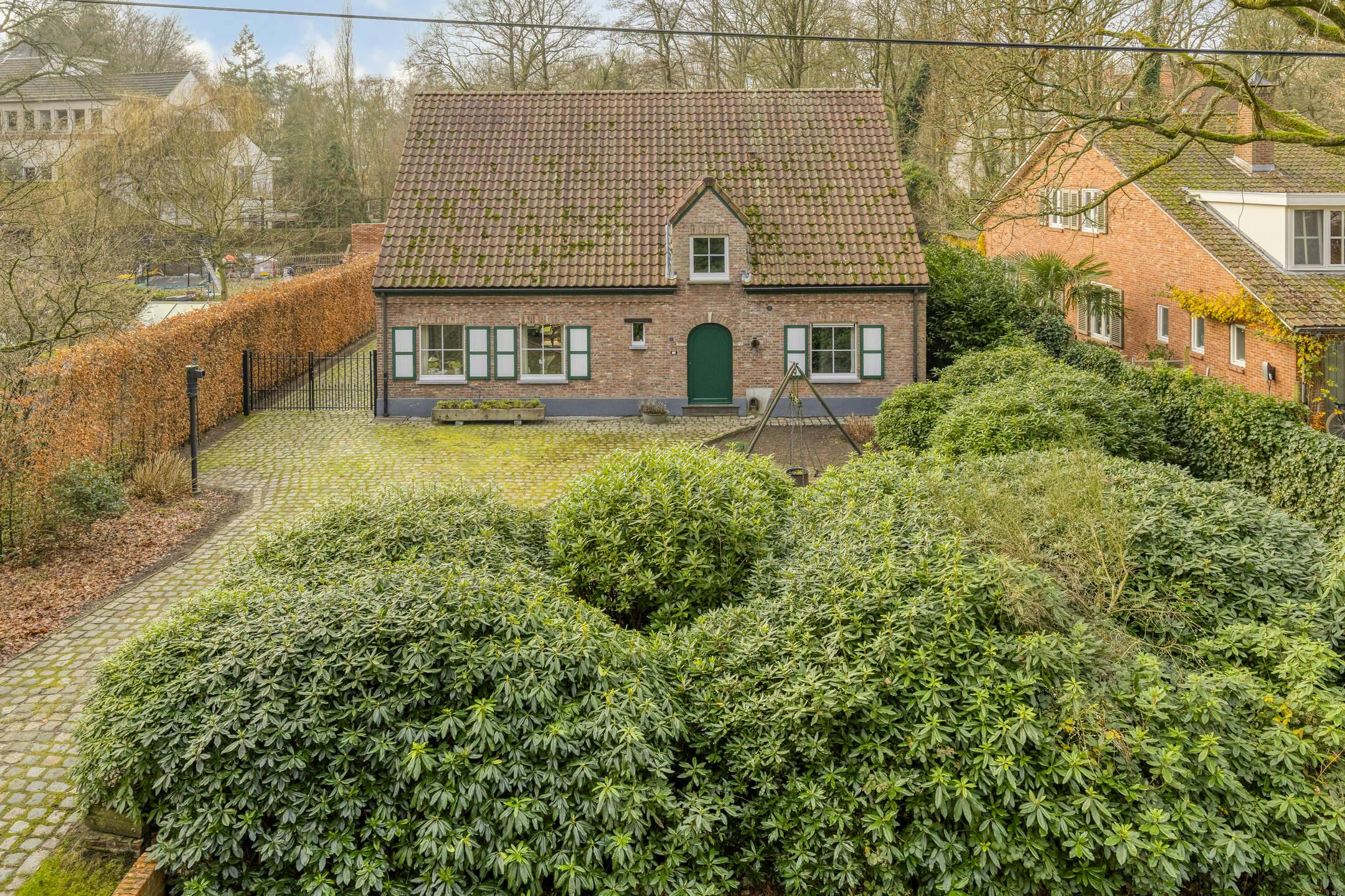Charmante vrijstaande woning te koop te Kalmthout! foto 2