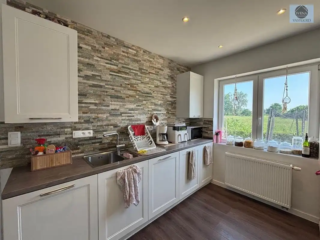 VERNIEUWDE WONING MET 4 SLAAPKAMERS EN TUIN foto 6