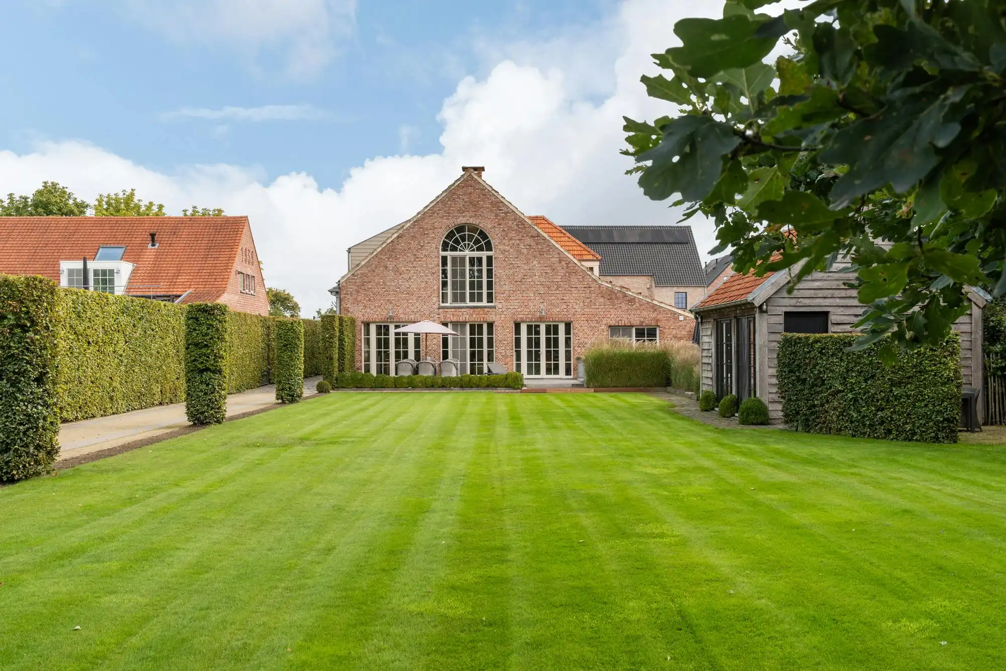 Woonst met B&B en appartement te koop in Minderhout foto 2