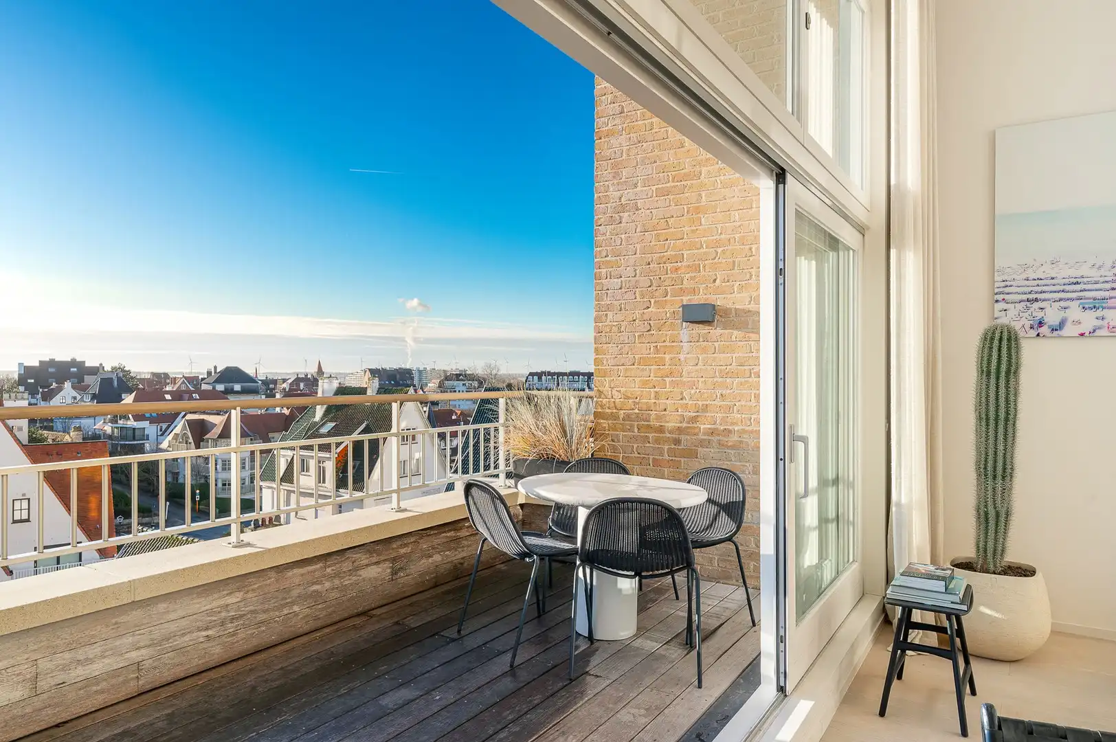 Ruim 4-slaapkamerappartement vlakbij de zee en RBSC in Duinbergen. foto 11