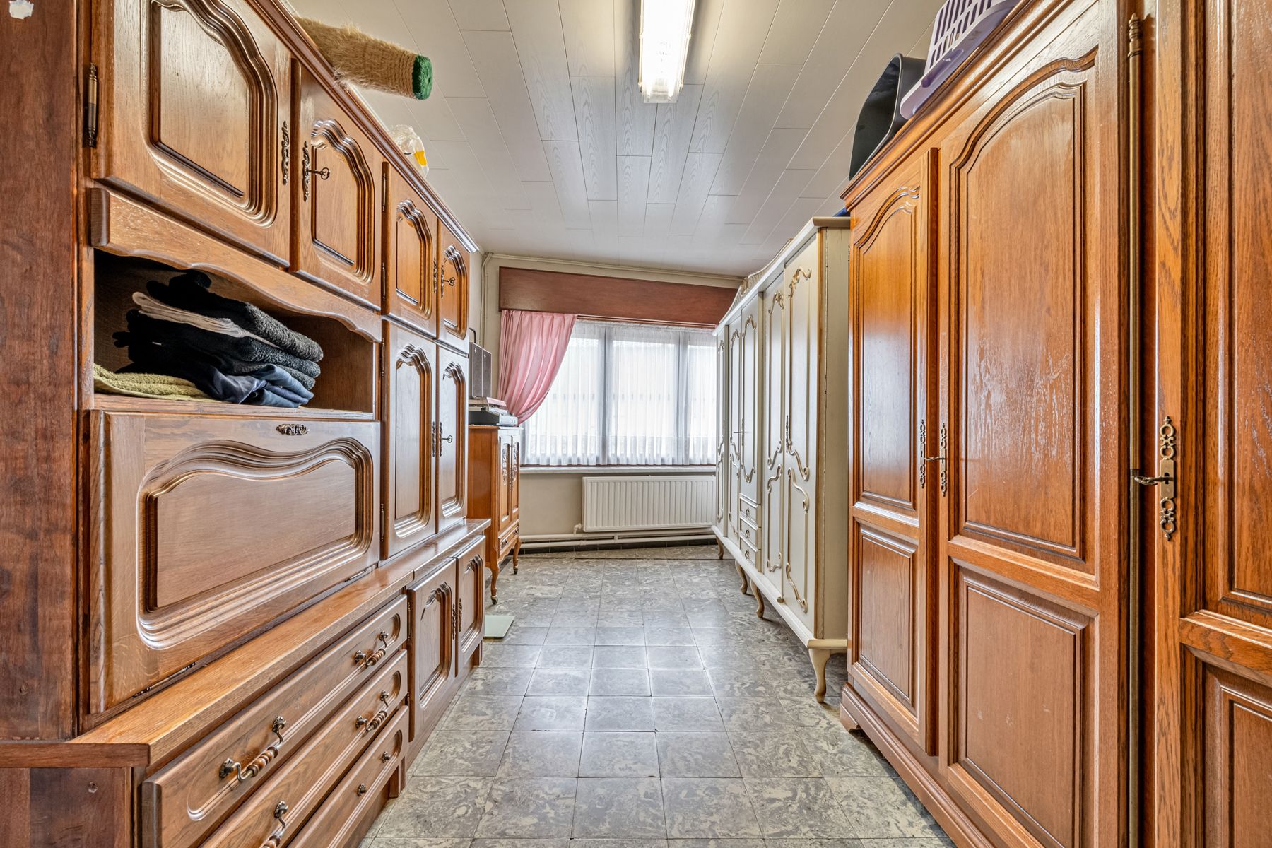 Te koop woning met inpandige garage, 4slpk's  en grote tuin  foto 19