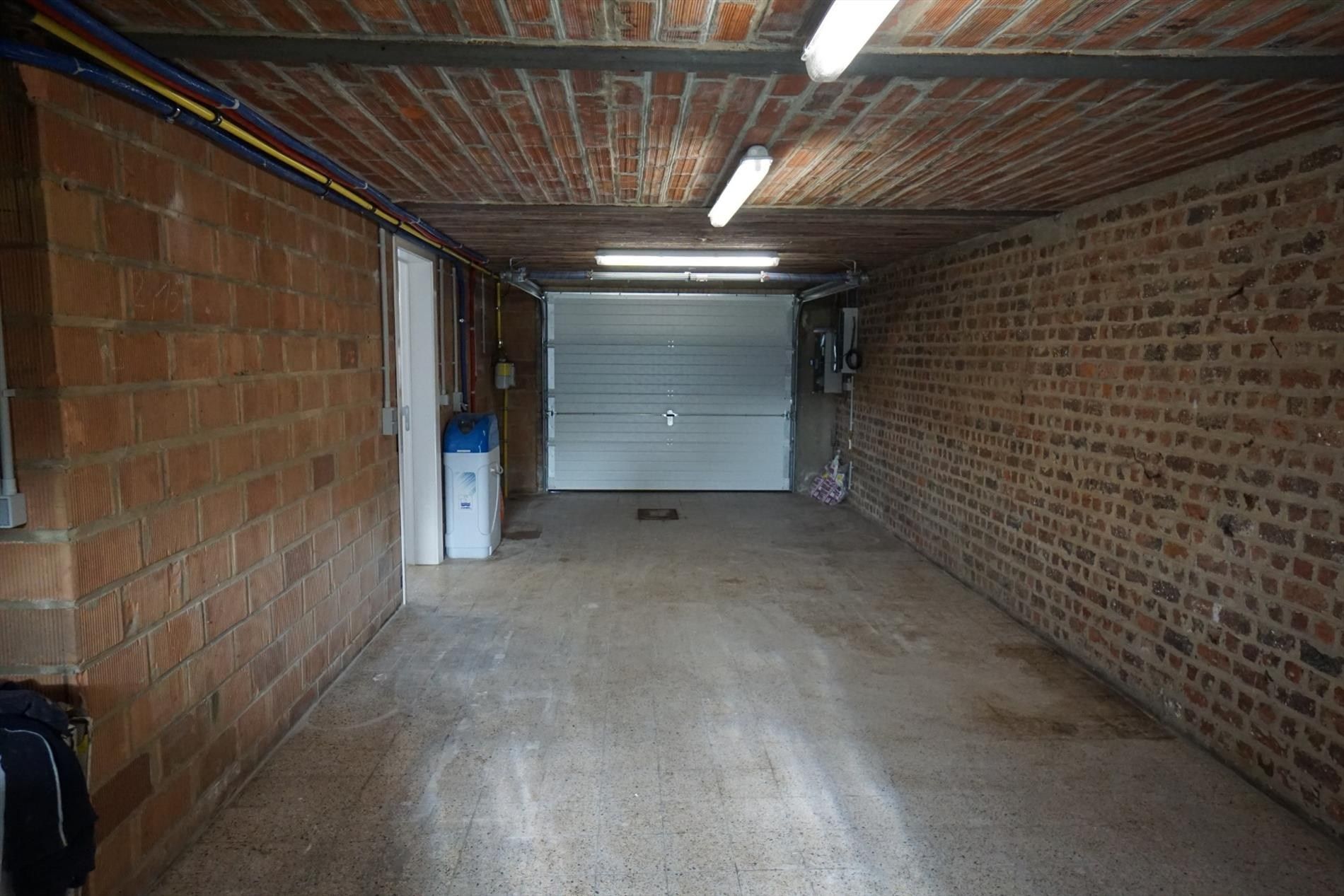 Woning met 3 slaapkamers + ruime garage foto 3