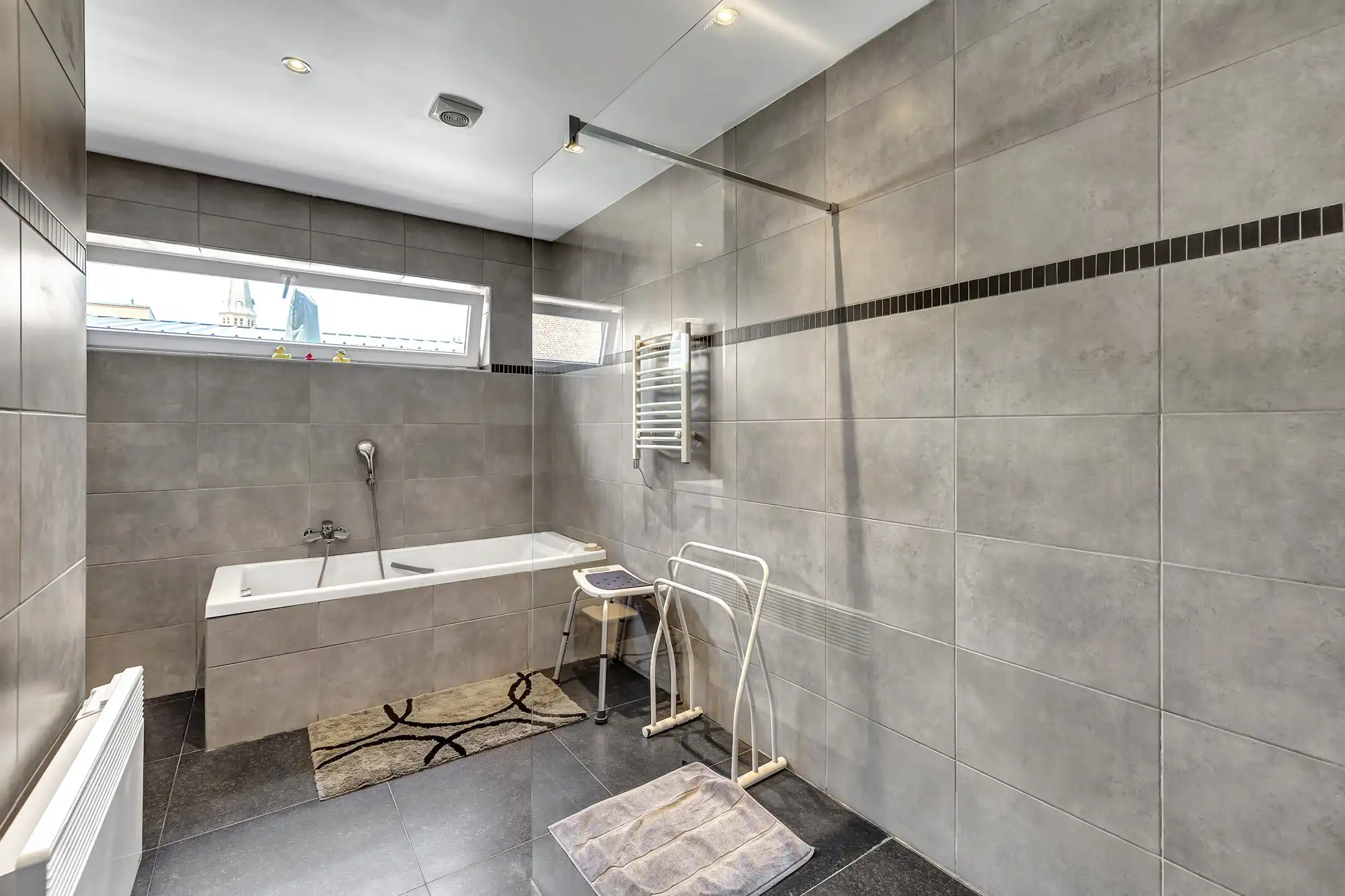 Woonhuis met 5 slaapkamers in het centrum van Pamel foto 9