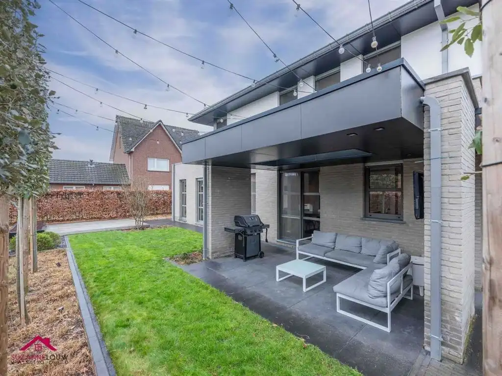 Vrijstaande woning in hedendaagse stijl foto 8