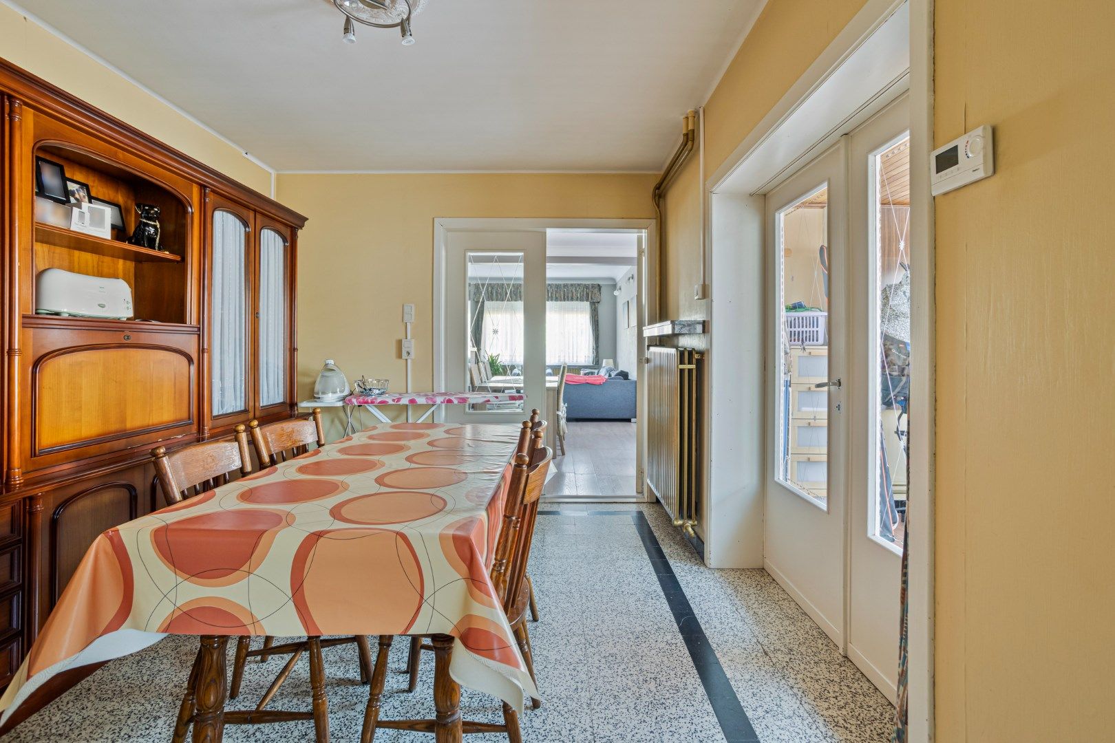 Te renoveren halfopen woning met 3 slaapkamers op een perceel van ca. 780 m² ! foto 8