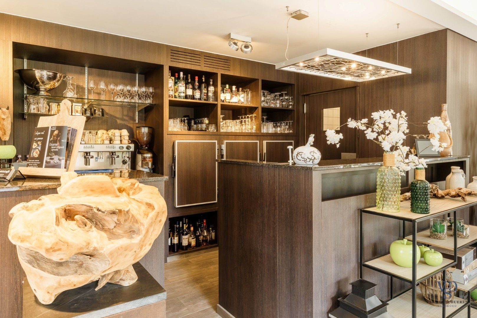 Uitzonderlijk commercieel pand ! foto 5