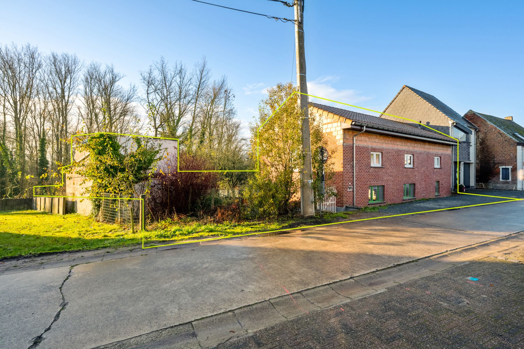 LANDELIJK GELEGEN WONING MET BIJGEBOUW foto 1