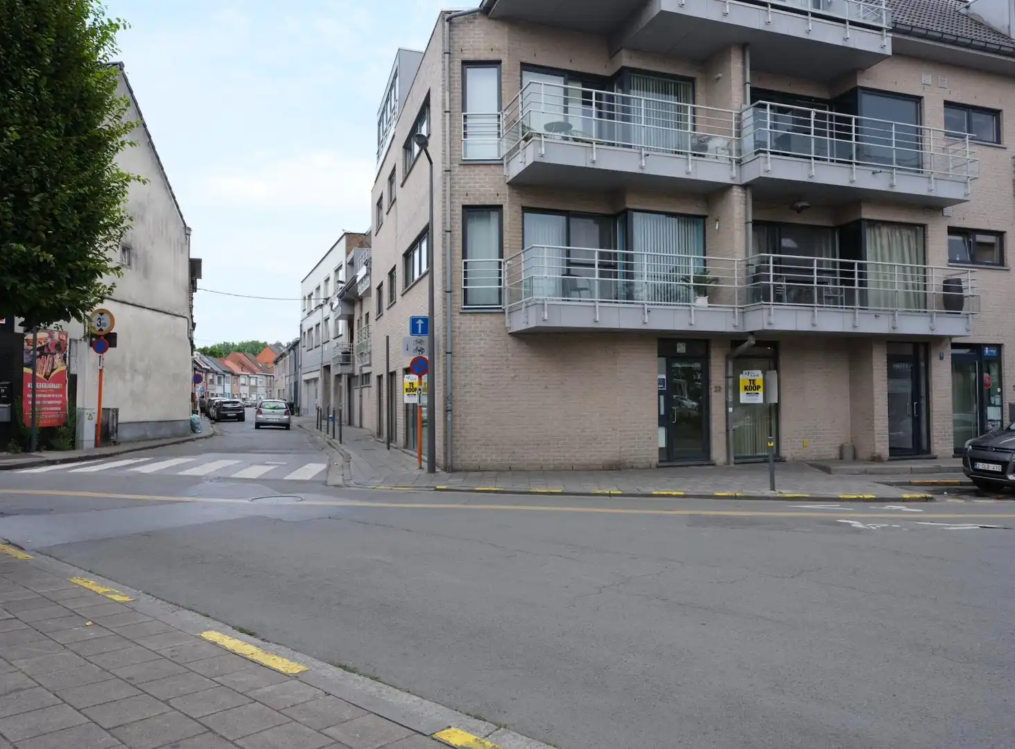 Centraal gelegen gelijkvloerse kantoorruimte te Aalst foto 7