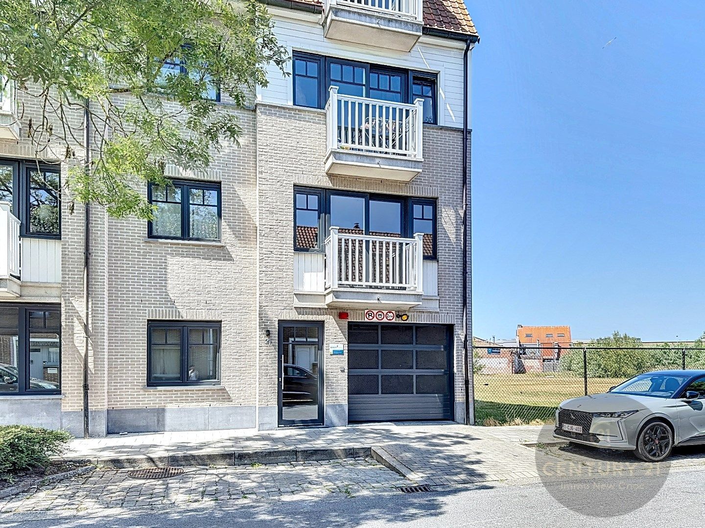 Appartement te koop  op eerste verdiep te Zeebrugge  foto {{pictureIndex}}