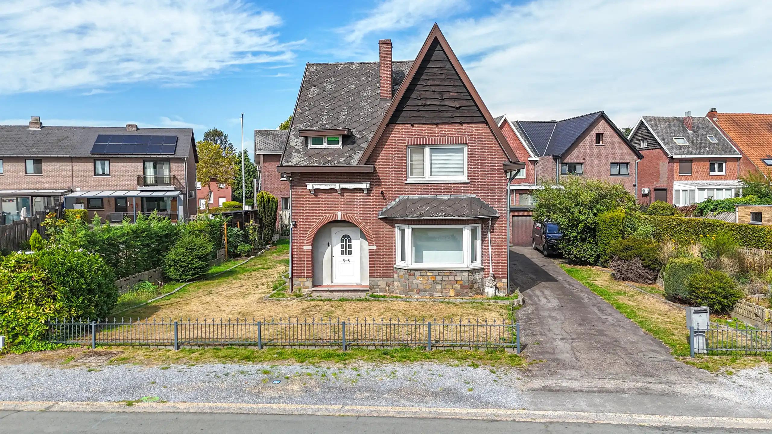 Ruime gezinswoning op groot perceel met veranda en tuin! foto 25