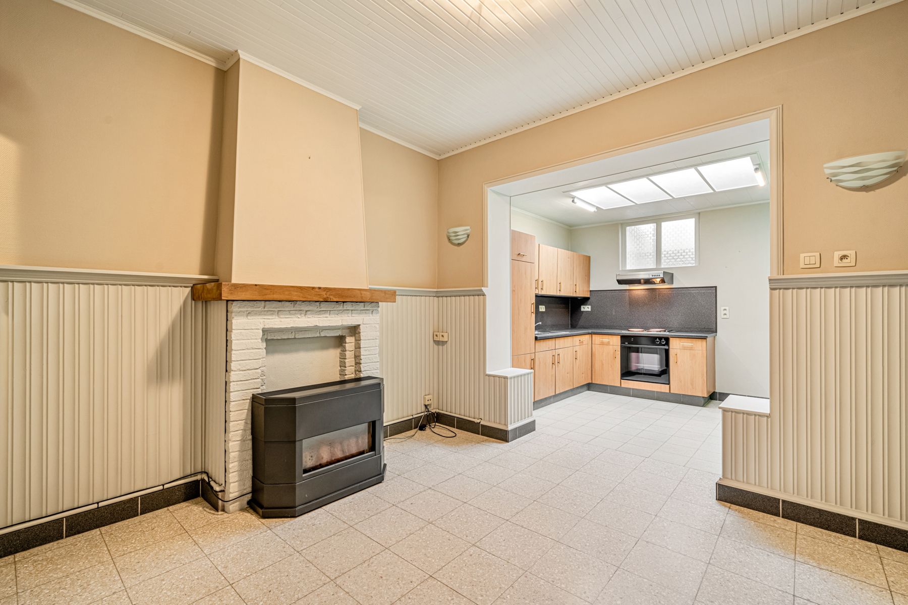 INSTAPKLARE RIJWONING MET 3 SLPK EN BUREAU foto 4