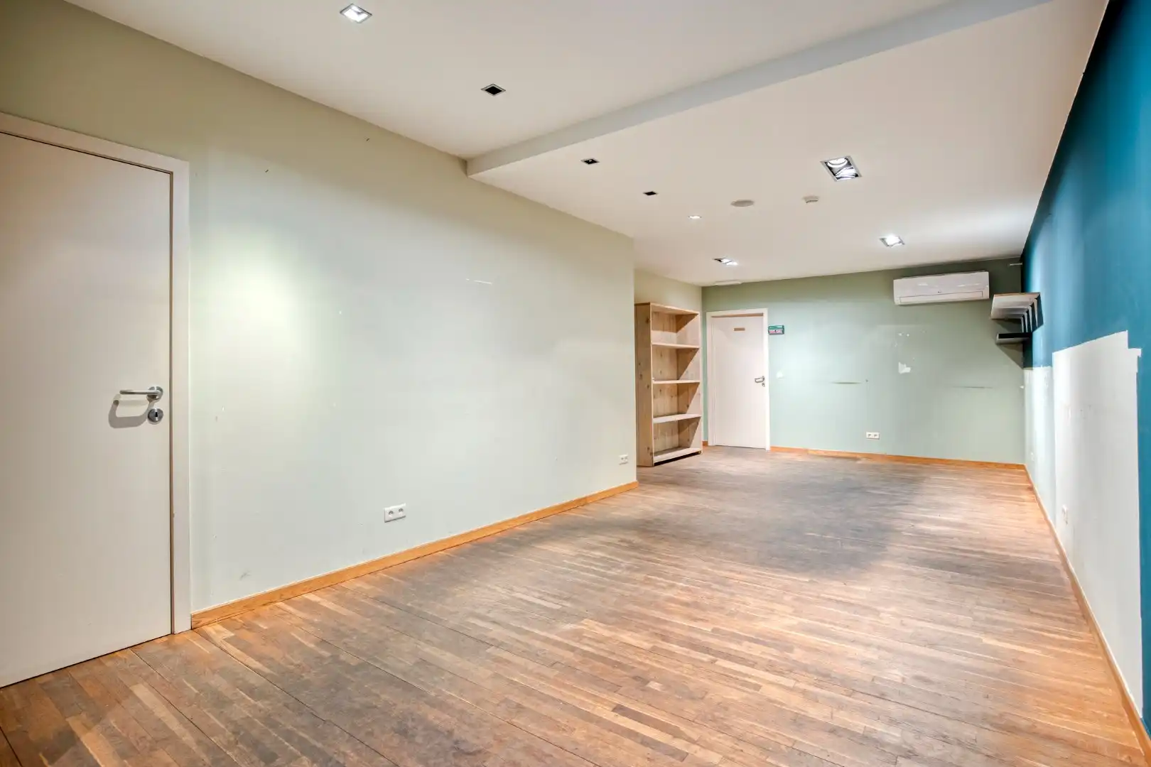 Instapklare commerciële ruimte in het centrum van Mol !  foto 6