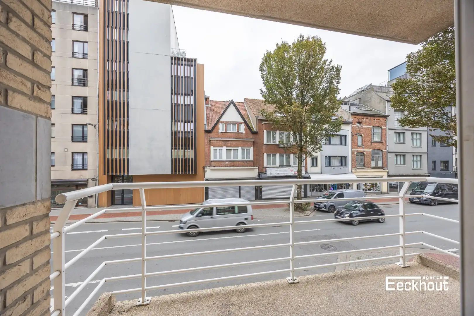 Instapklaar 2 slaapkamer appartement met terras in Oostende foto 15