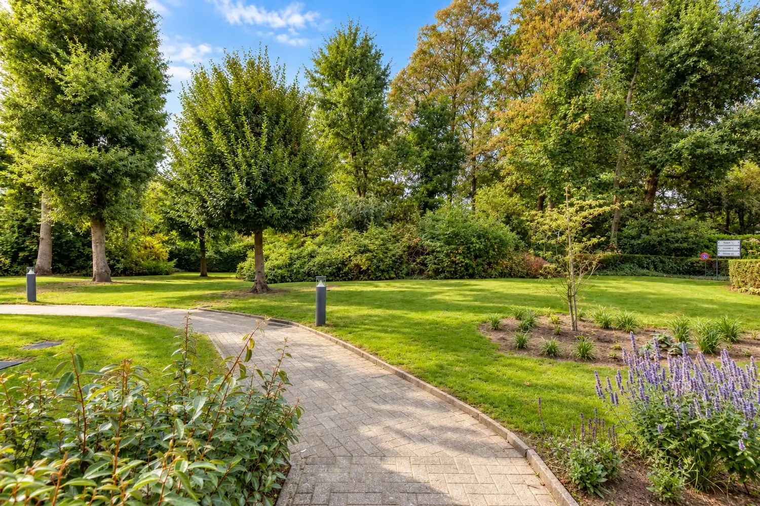 Residentieel gelegen villa-appartement midden in een parktuin te Gentbrugge foto 2