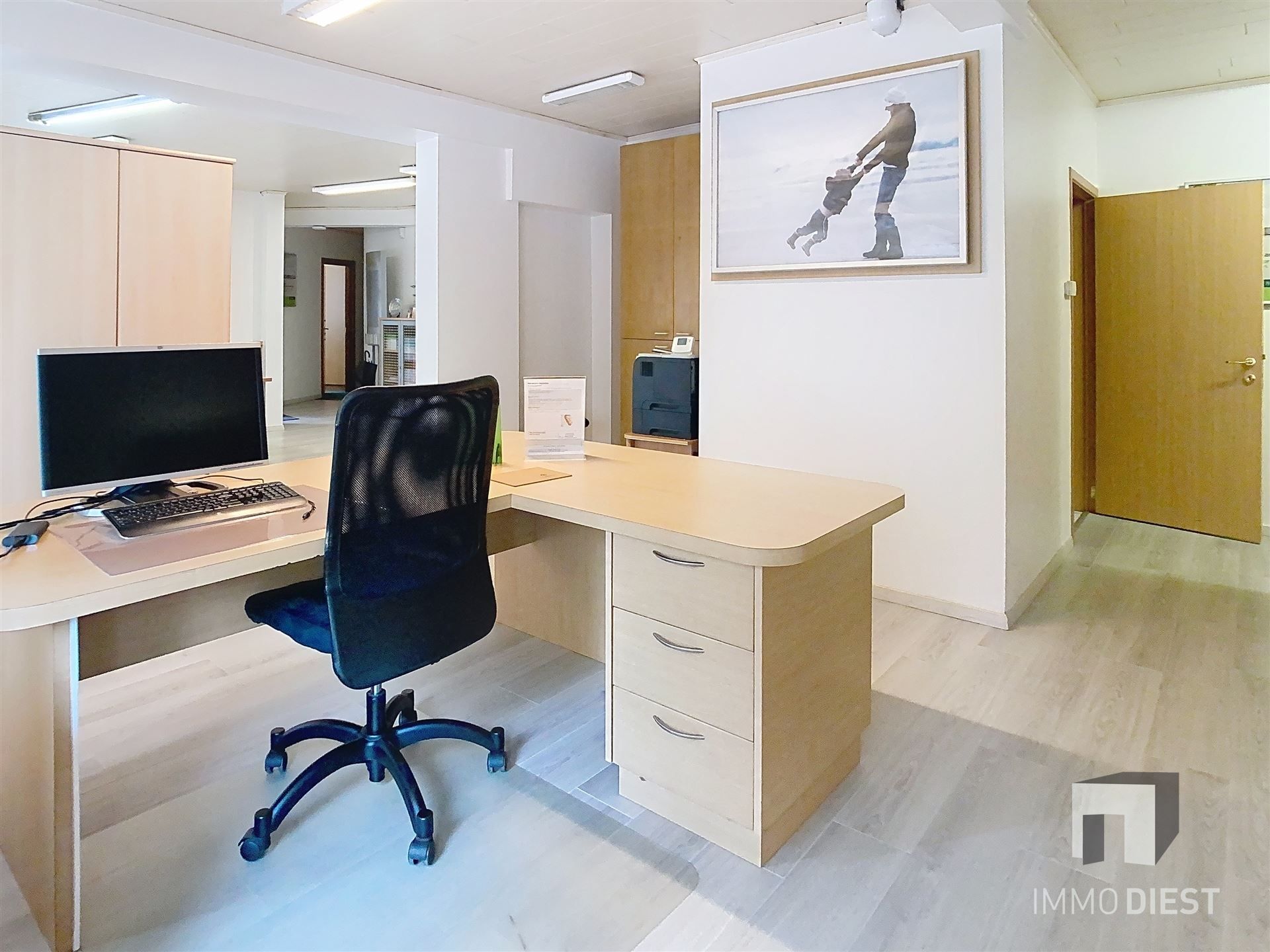 Gelijkvloers kantoorpand op strategische ligging  foto 40