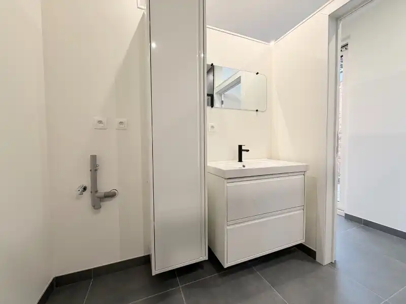 Gerenoveerde halfopen woning te huur in Doornzele foto 8