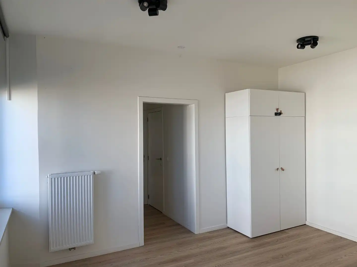 Lichtrijk, hip appartement met 1 slaapkamer, vlak aan zee in Raversijde foto 11