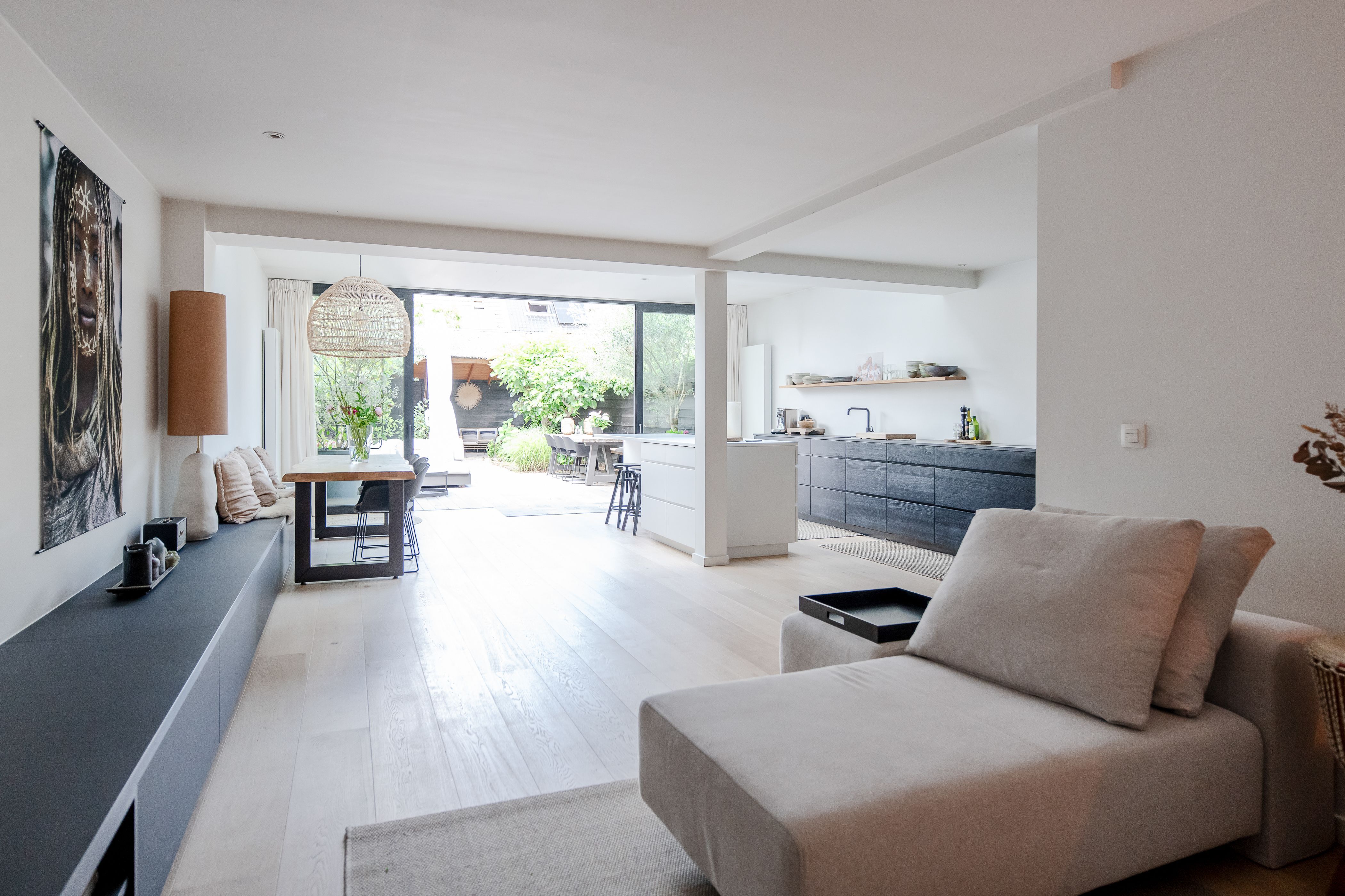 Feelgood woning met 4 slpks, 2 badk en prachtige tuin foto {{pictureIndex}}