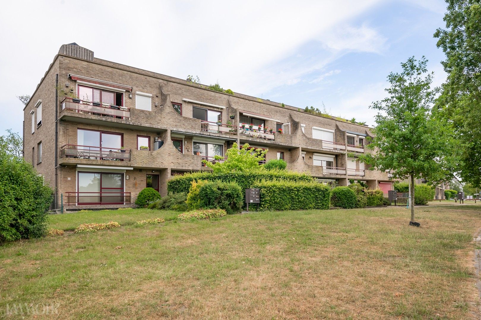 Instapklaar dakappartement met terras en panoramisch zicht in Merksem foto 21