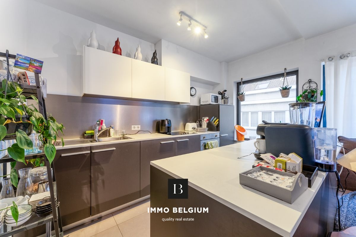 Gerenoveerd appartement met 2 kamers en ruim terras in de Belle Epoquewijk foto 2