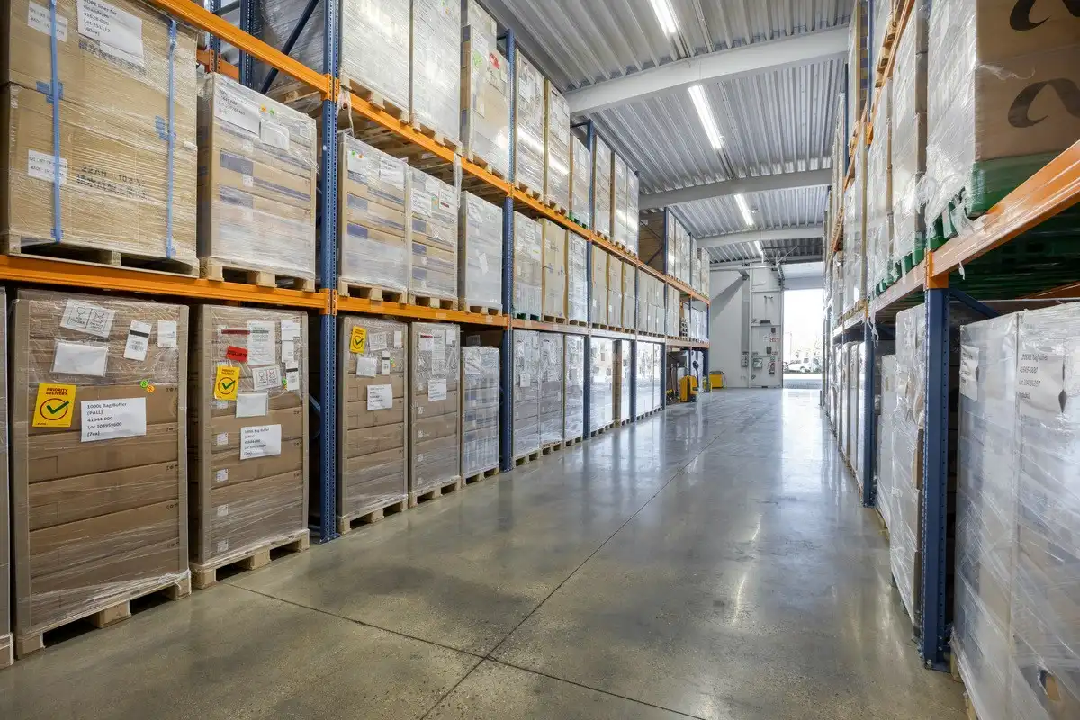 Grondig gerenoveerd KMO gebouw met magazijn en kantoorruimtes in Heverlee op een perceel van 11a19ca! – EPC -22,65 kWh/m² foto 13