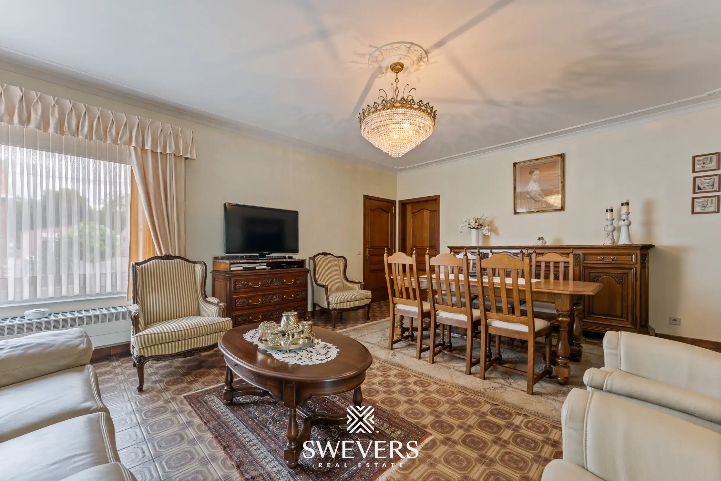 Royale kangoeroewoning met zwembad en dubbele garage foto 3