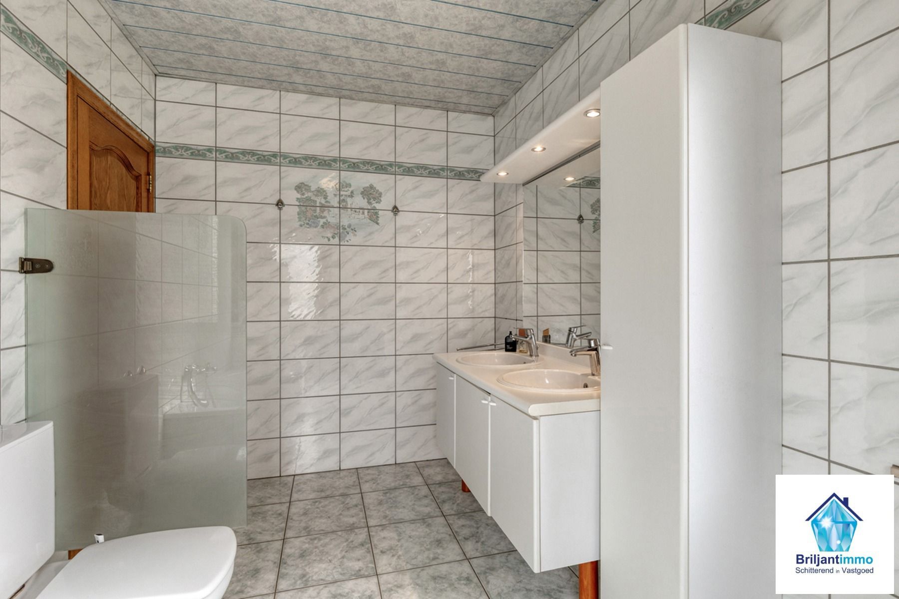 Halfopen bebouwing met veel ruimte op toplocatie foto 20