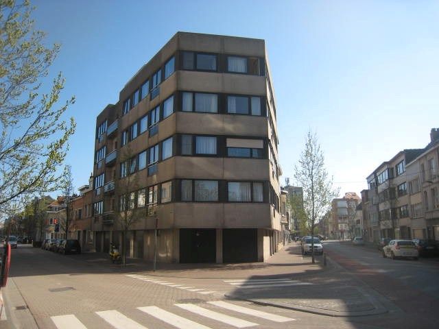 Zonnig 2-slaapkamer appartement in residentiële wijk met open zicht. foto 1