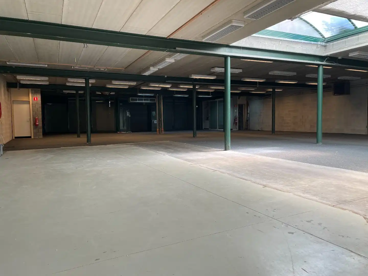 Casco commercieel gelijkvloers op toplocatie te Kapellen foto 3