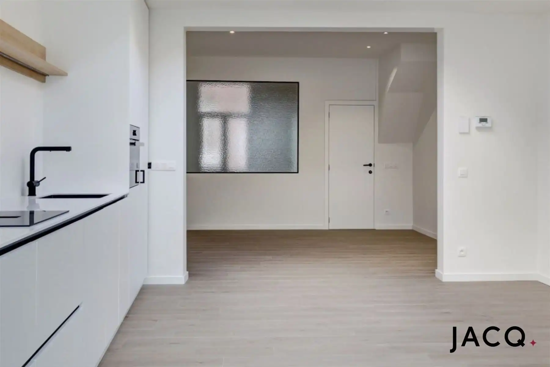 Volledig gerenoveerde woning nabij het centrum! foto 7