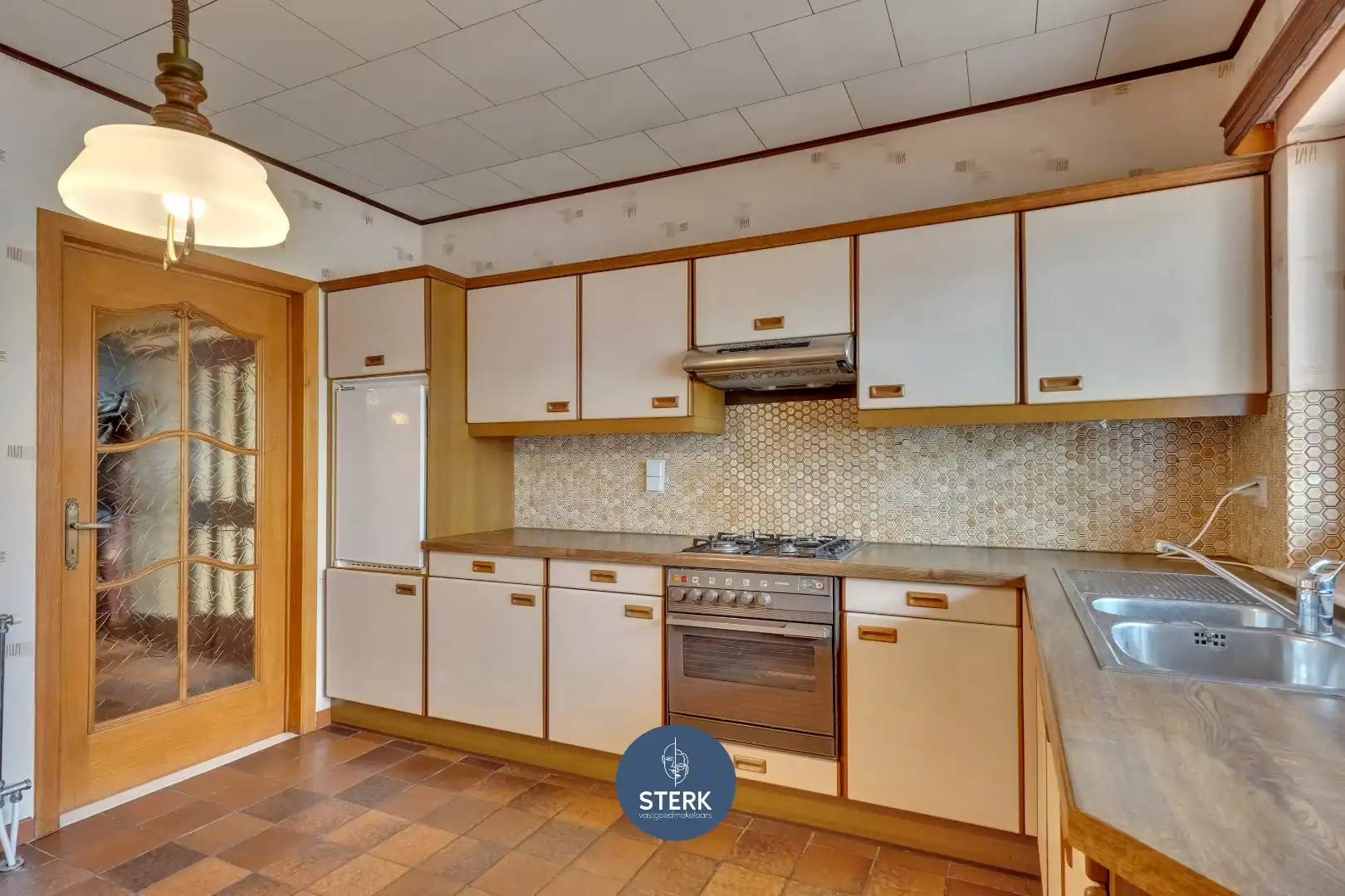 GELIJKVLOERSE WONING MET VEEL POTENTIEEL OP EEN RUSTIGE LOCATIE TE REKEM !  foto 10
