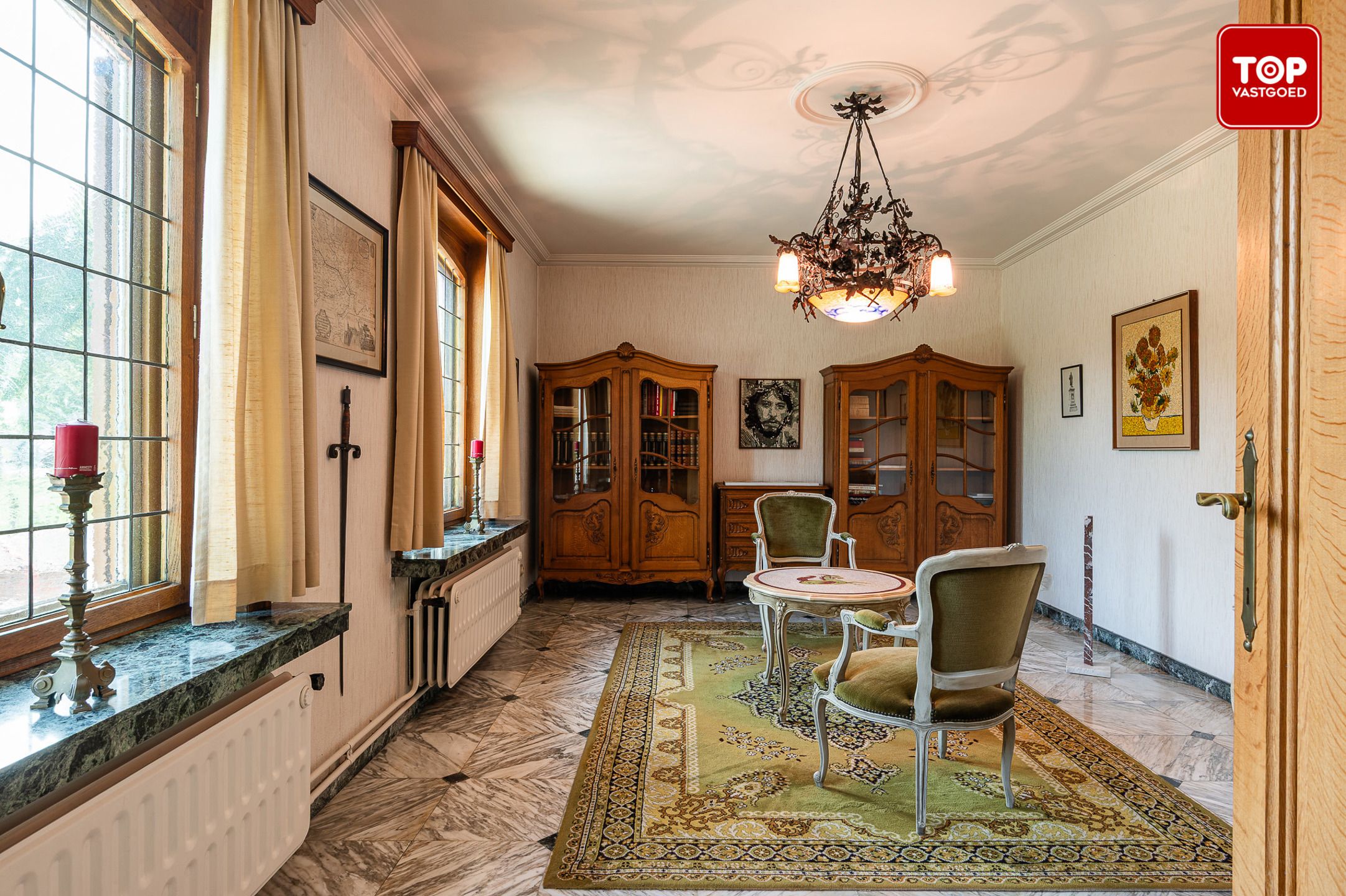 Prachtige villa op een groot perceel met veel groen rondom. foto 14