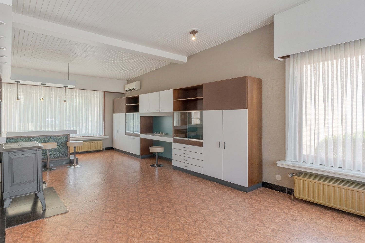 Te renoveren woning  – rust en groen uitzicht gegarandeerd foto 8