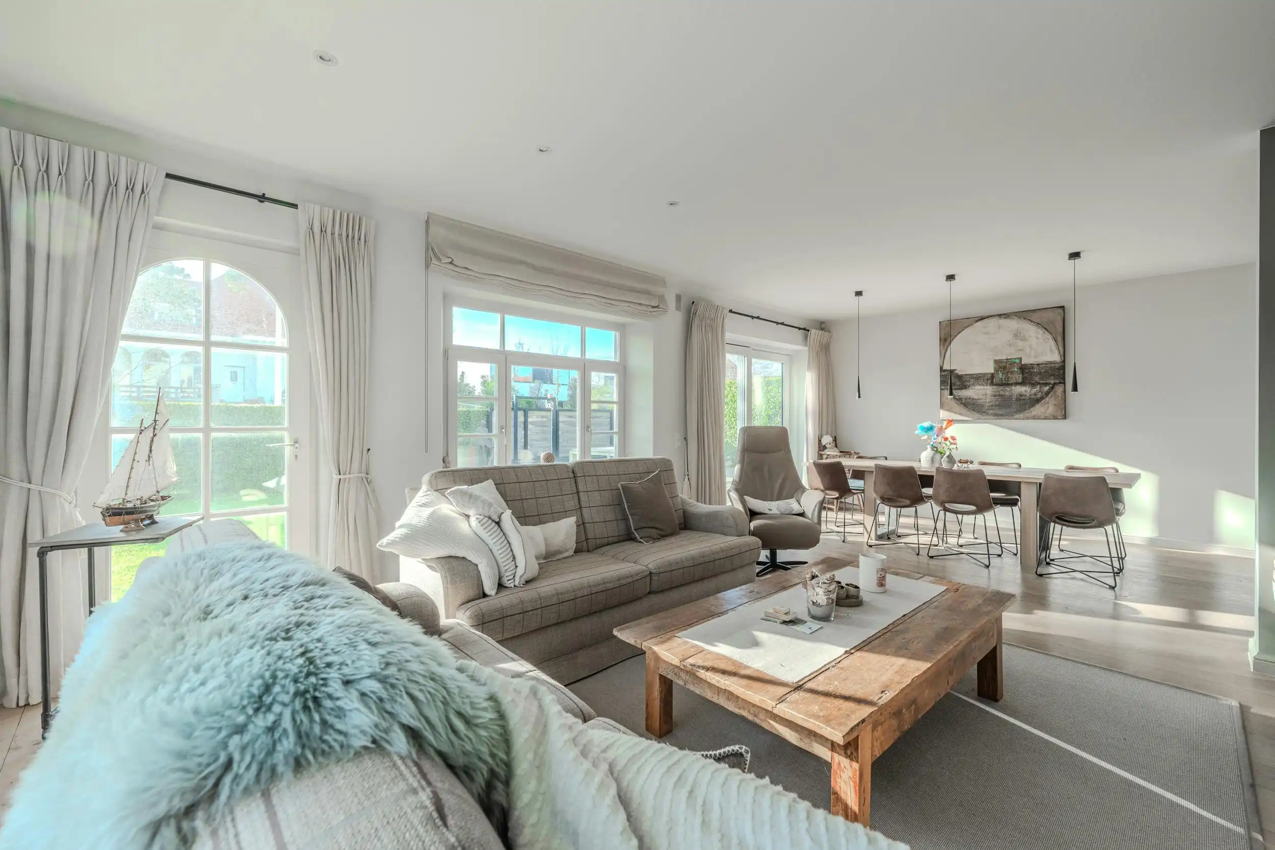 Karakteristieke villa met vier slaapkamers in de Simli wijk foto 4