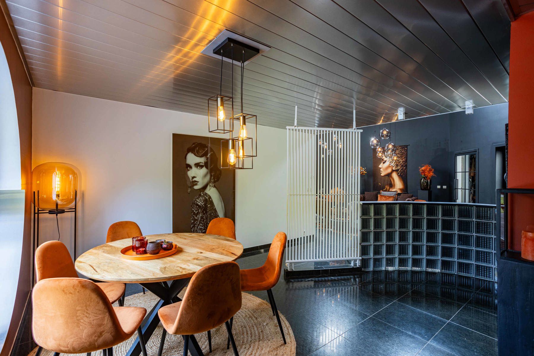 Prachtig gerenoveerde woning met luxe faciliteiten foto 10