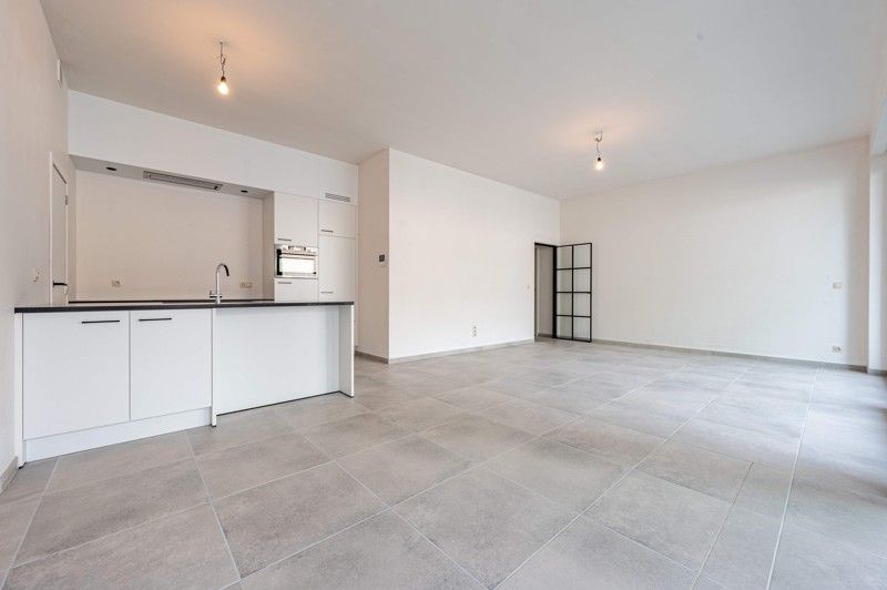 Prachtig 2 slaapkamer appartement TE KOOP in hartje Sint-Baafs-Vijve! (*6% BTW aankoop mogelijk) foto 6