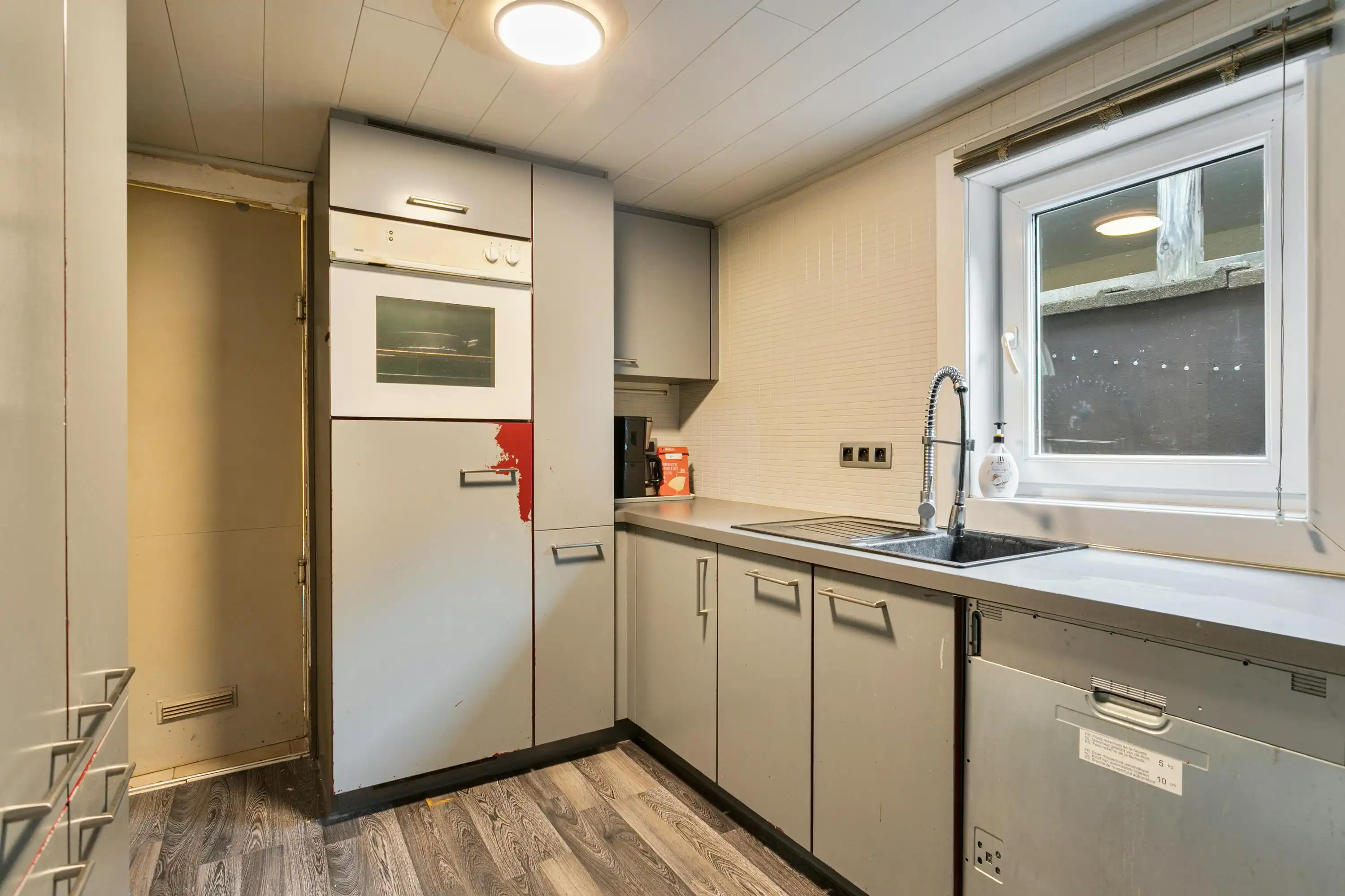 Gezellige starterswoning met stadstuin te koop in Harelbeke foto 8