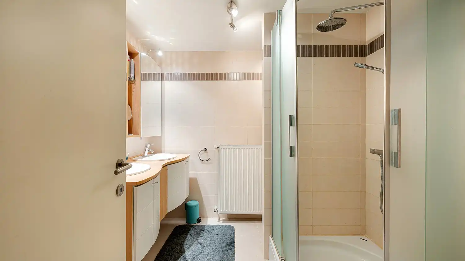 Zonnige duplex met 2 terrassen en zijdelings zeezicht foto 14
